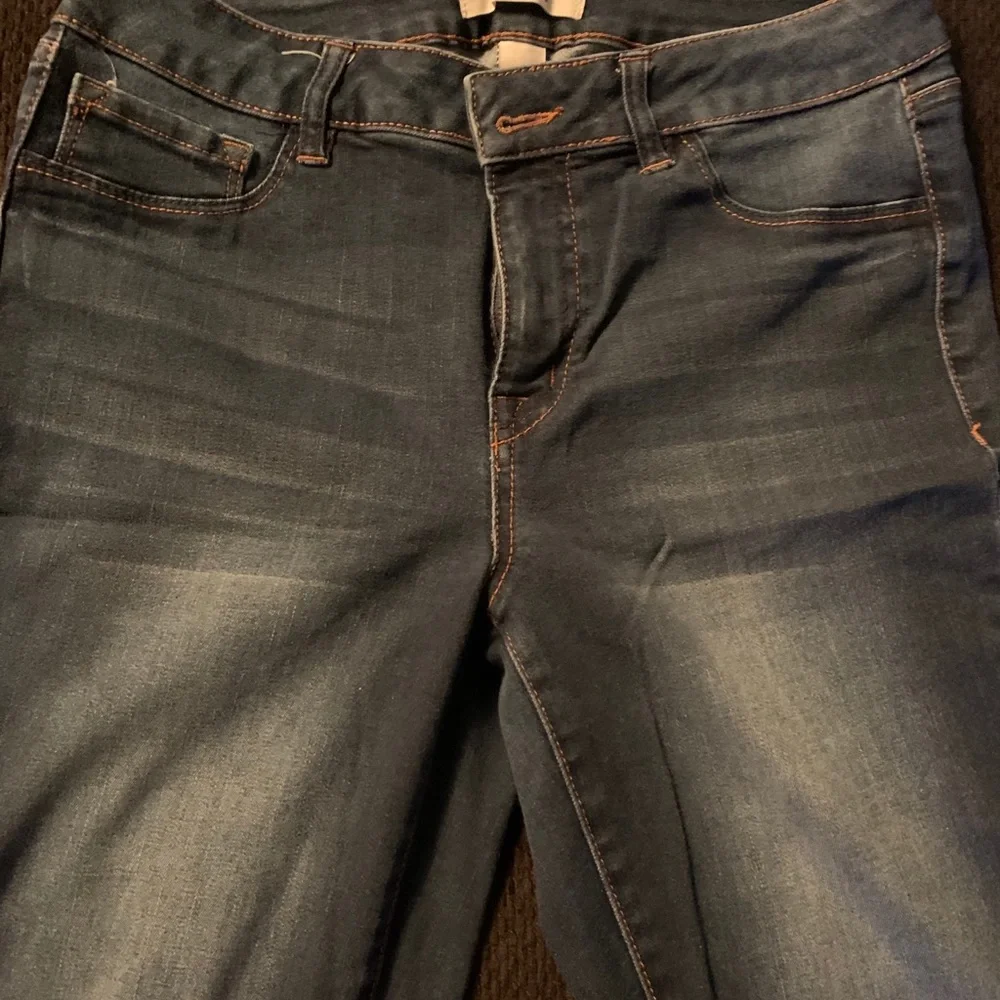 Spring Blowout! - ✨New Medium Wash Refuge Skinny Jeans, Size 8✨ - Picture 2 of 2